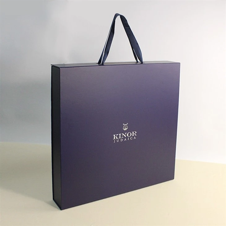 Custom Packaging For Apparel