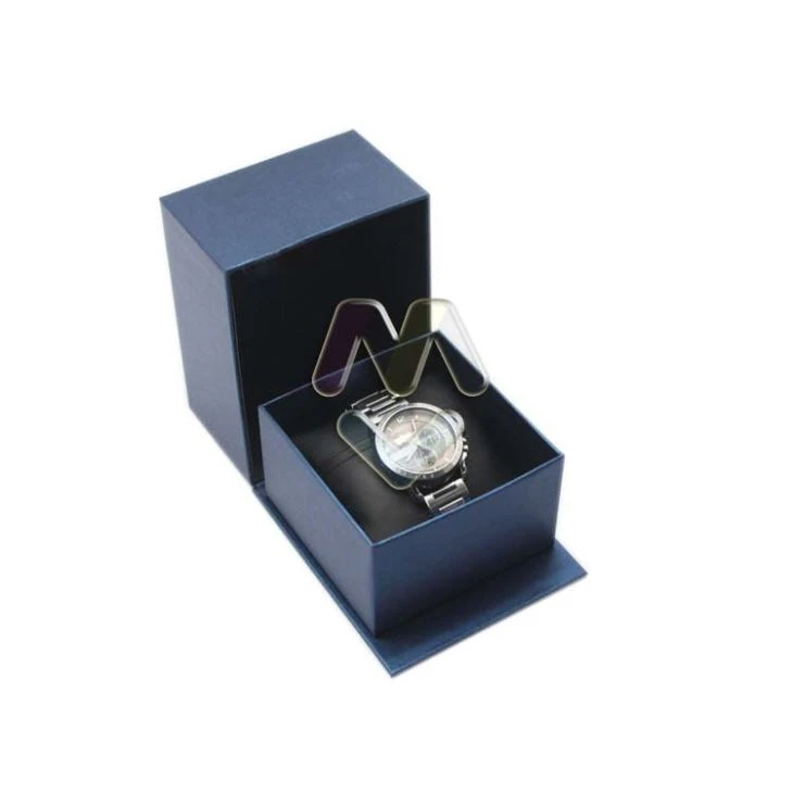 Custom Sized Cardoard Box များသည်ထိပ်ဆုံးတောက်ပသောစက္ကူနာရီကိုလှန်လှောကြည့်နေသည်